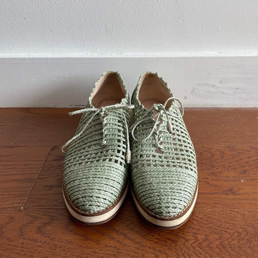 Stuart Weitzman Raffia woven loafer US7